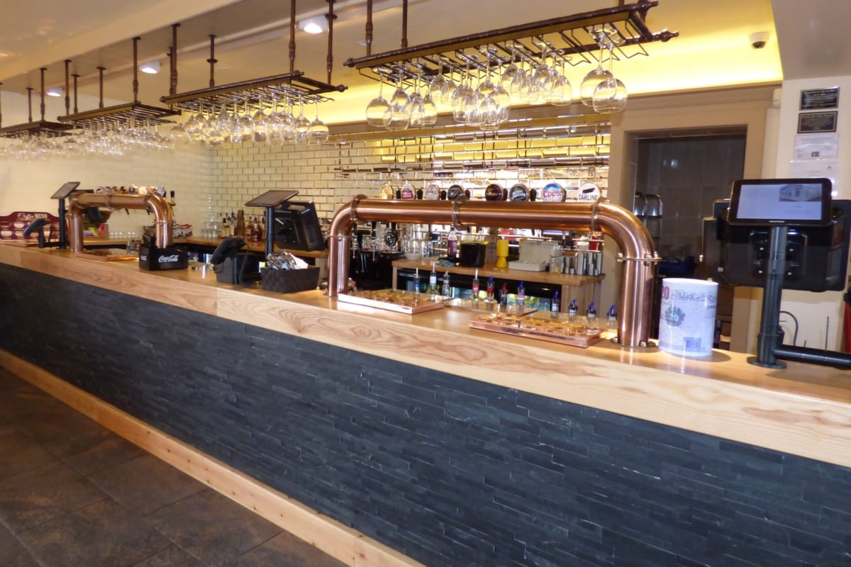 The Dog & Duck at Seven Lakes | Family Pub & Kitchen